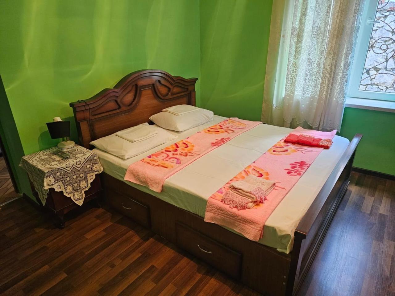 Guest House Amo Кутаиси Екстериор снимка
