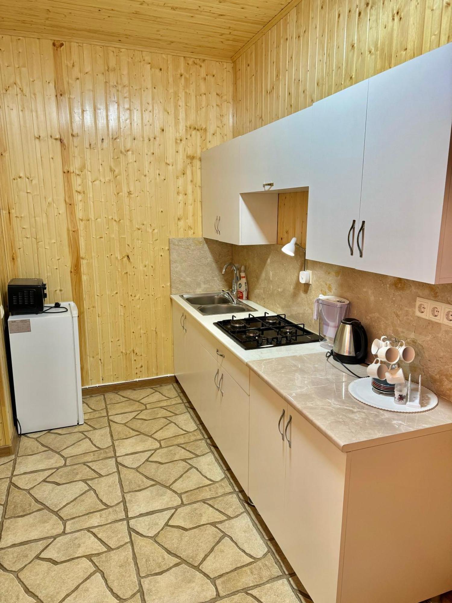 Guest House Amo Кутаиси Екстериор снимка